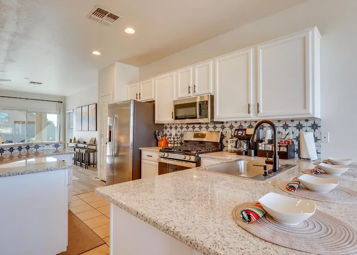 W/ Heated Pool & Putting Green! * Avondale