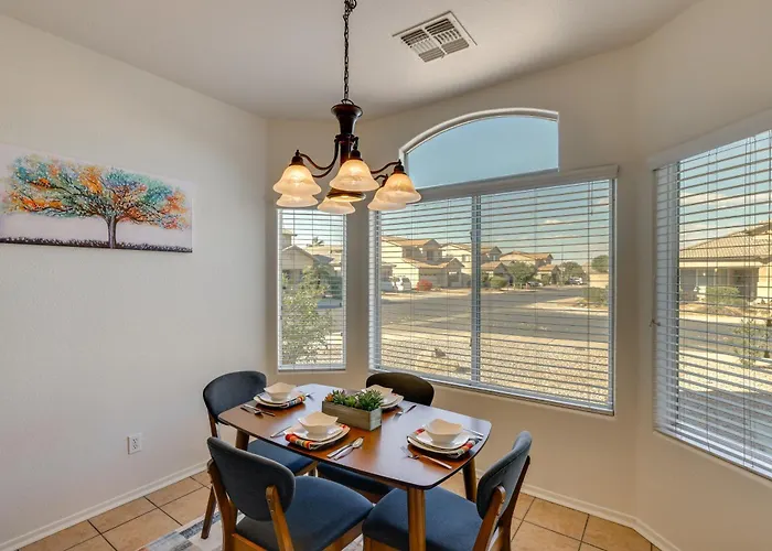 W/ Heated Pool & Putting Green! Holiday home