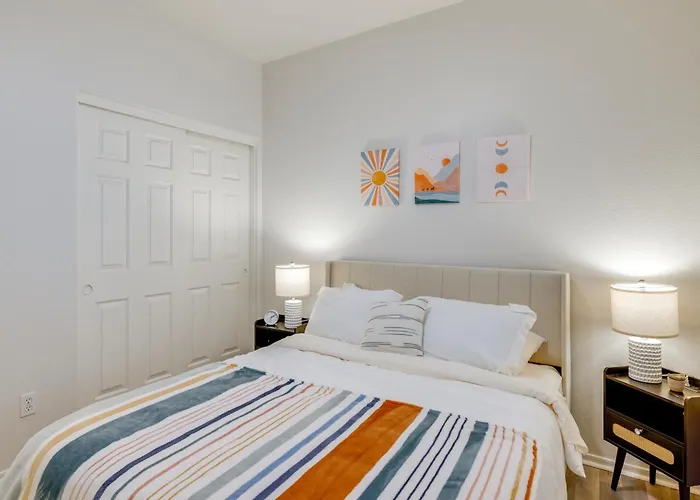 W/ Heated Pool & Putting Green! Holiday home *