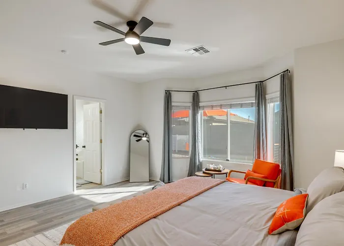 W/ Heated Pool & Putting Green! Holiday home